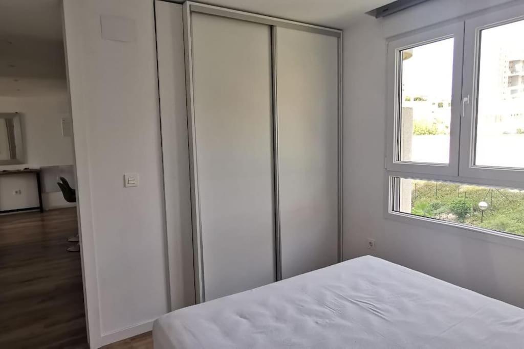 Lujoso Apartamento En Primera Linea De Playa Alicante Exterior foto